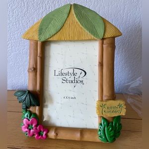 NWT Hidden Hideaway Tiki Hut 4x6 Frame